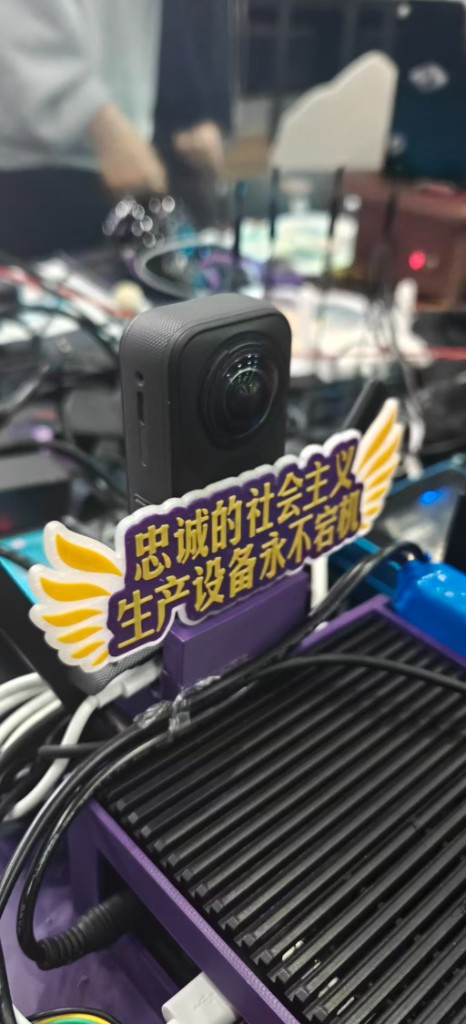 Insta360 X5 — 360° 全景相机，是解锁 DAP 深度估计和 SLAM 的关键
